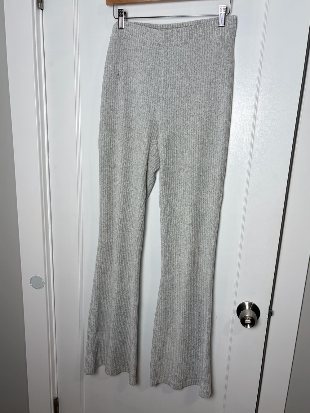 Aerie Ribbed Velour Flare Leggings Gray High Waisted Bell Bottom Pants M Long